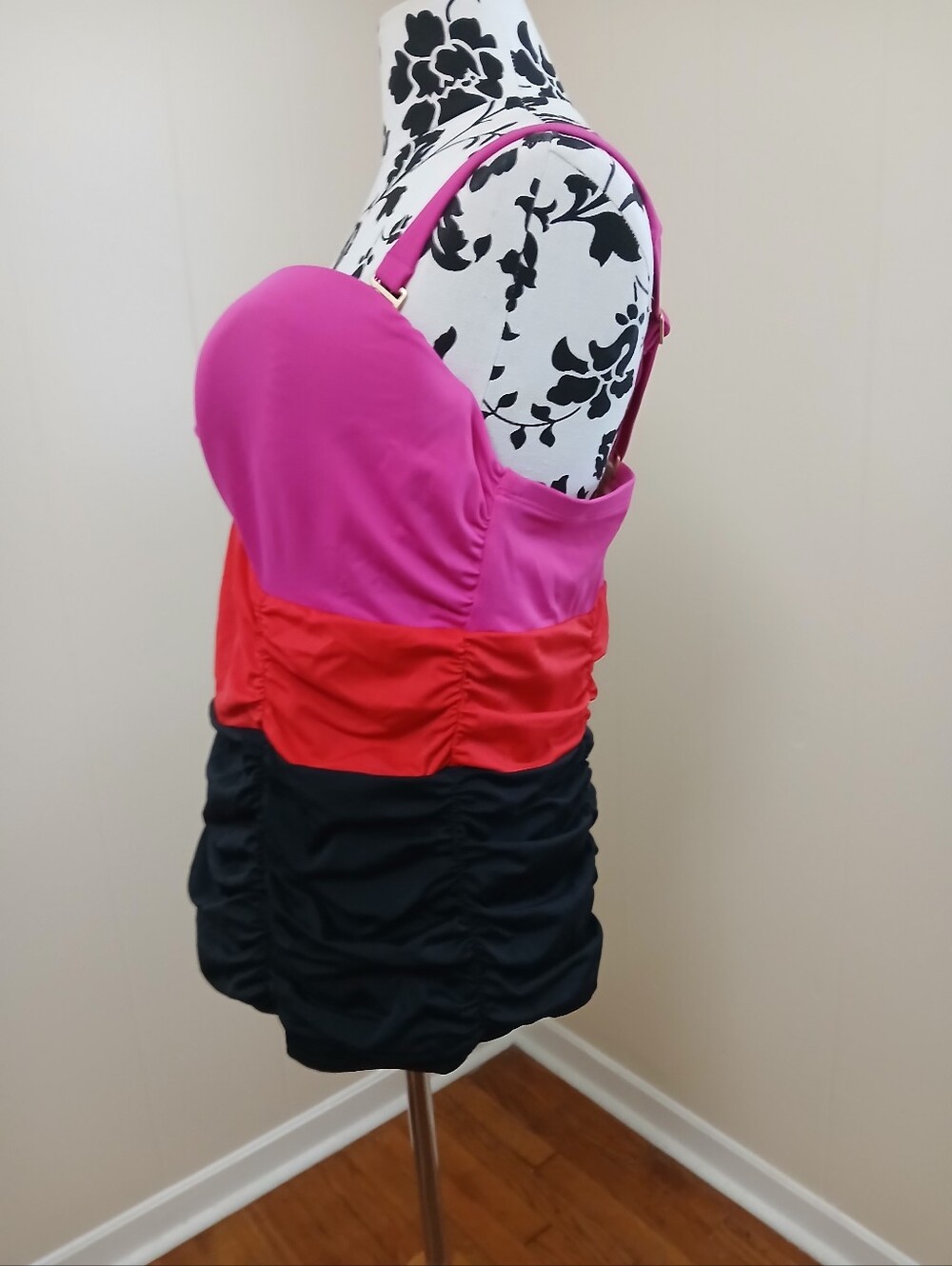 6th and Lane Supportive Tankini Top - Picture 3 of 6